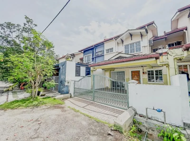 Exterior type: linked terrace house; features: two-storey building, cream painted facade, red tiled roof, metal gate, manicured lawn, paved driveway, surrounded by greenery, front porch area; style: modern.