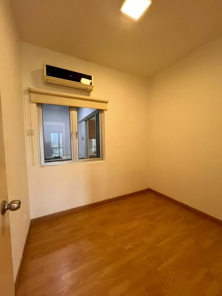 Room features: light wood flooring, white painted walls, window with blinds, wall-mounted split AC, single door, ceiling light.