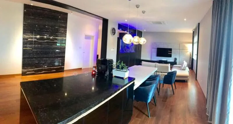 Living features: dark marble accent wall, light grey wall, wood flooring, sofa in light beige, white dining table, 4 blue upholstered dining chairs, pendant lighting with multiple bulbs, wall-mounted TV, recessed ceiling lights, decorative plants on table, large windows with sheer curtains; style: modern.