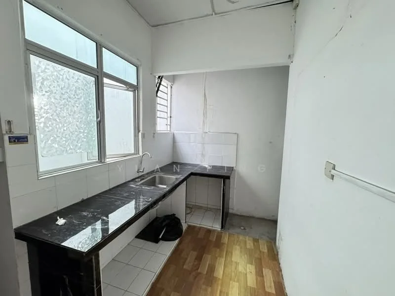 Kitchen features: black granite countertop, white tiled backsplash, single-bowl stainless-steel sink, chrome pull-down faucet, white painted walls, wood laminate flooring, window with frosted glass, under-sink storage cabinet.