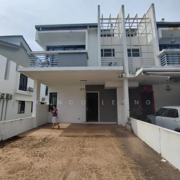 Exterior type: semi-detached house; features: white painted facade, flat roof, two-storey structure, manicured driveway, balconies on upper floor, visible air conditioning units, open parking space, exterior lighting fixtures; style: modern.
