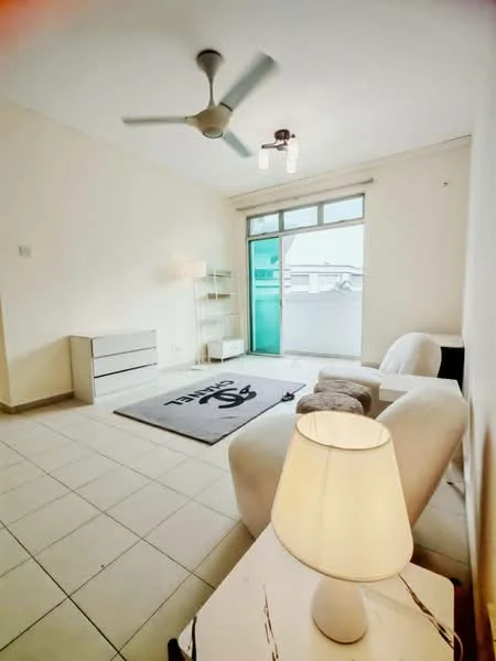 Living features: white painted walls, tile flooring, 5-blade ceiling fan, recessed downlights, large window with green door, light-colored sofa, coffee table, area rug, white dresser, decorative lamp; style: modern.