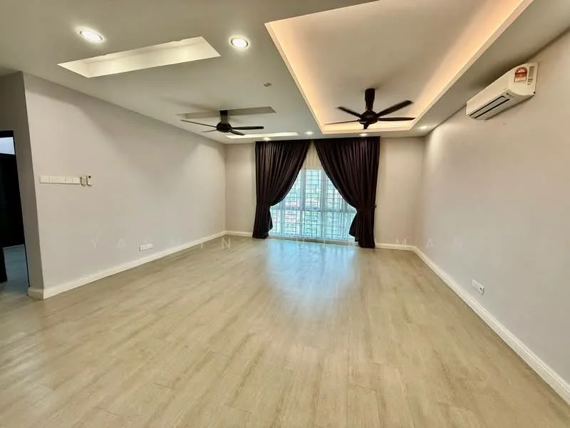 Living features: light wood laminate flooring, white painted walls, tray ceiling with recessed lighting, 2 ceiling fans, floor-to-ceiling windows, blackout curtains, air conditioning unit, open layout; style: modern; view: city.