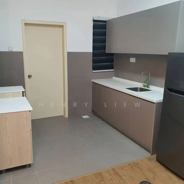 Kitchen features: laminate cabinetry in light wood, grey tiled backsplash, white countertop, single-bowl stainless-steel sink, chrome pull-down faucet, built-in refrigerator, grey ceramic tile flooring, window with black blinds; style: modern.