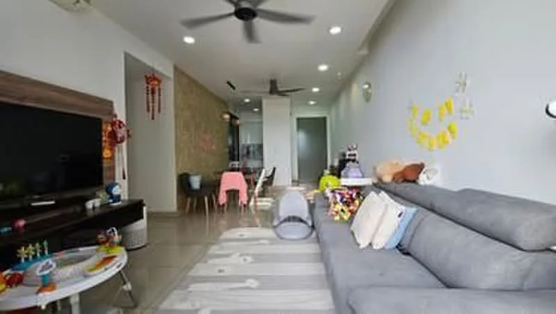 Living features: grey fabric sofa, coffee table, wall-mounted TV, decorative wall with stone cladding, ceiling fan, recessed downlights, area rug with stripes, decorative wall art, children's play area with toys, dining table with chairs, open layout, tile flooring; style: modern.