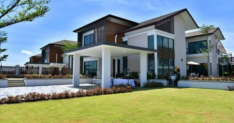 Exterior type: detached bungalow; features: two-storey building, white painted facade, wooden accents, large floor-to-ceiling windows, manicured lawn, landscape garden with shrubs, outdoor patio area, covered porch, modern architectural design, surrounded by greenery, outdoor seating area; style: modern.
