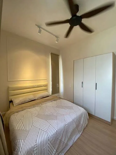 Bedroom features: queen-size bed with patterned bedding, upholstered headboard, 2 bedside lamps, built-in wardrobe with sliding doors, wooden flooring, ceiling fan with 5 blades, recessed lighting, window with sheer curtains, neutral wall color, decorative wall panel; style: modern.