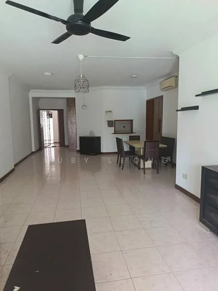 Living features: cream painted walls, tile flooring, 5-blade ceiling fan, recessed downlights, wall-mounted air conditioning unit, dining table with chairs, TV console, decorative light fixture, open layout, large entrance door, window with natural light; style: modern.