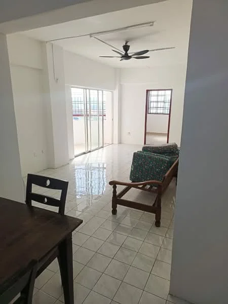 Living features: white painted walls, glossy white tile flooring, 5-blade ceiling fan, floor-to-ceiling windows, sliding glass door, green patterned fabric sofa, wooden sofa frame, dining table with black chairs.