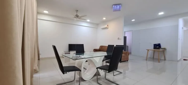 Living features: white painted walls, glossy tile flooring, 5-blade ceiling fan with light, recessed LED downlights, large glass dining table, 4 black dining chairs, brown leather sofa, wall-mounted TV, wooden side table, air conditioning unit; style: modern.