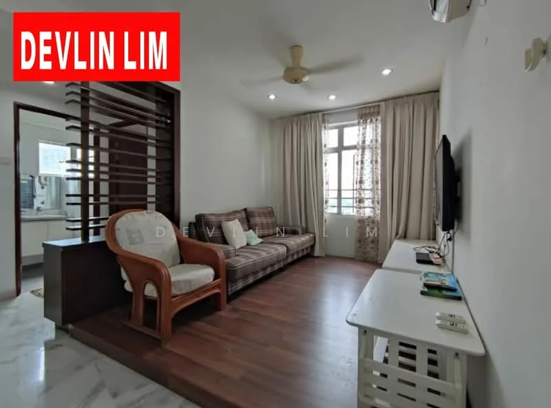 Living features: 3-seater fabric sofa in brown, wooden armchair, white TV console, wall-mounted TV, wooden flooring, ceiling fan, floor-to-ceiling windows, curtains with floral pattern, decorative wall panel, area rug; style: modern.