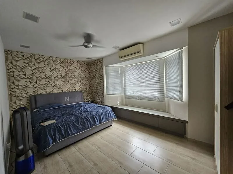 Bedroom features: king-size bed with blue bedding, upholstered headboard, floor-to-ceiling windows, window with blinds, built-in wardrobe, ceiling fan, wooden flooring, decorative accent wall with 3D pattern, air conditioning unit, bench seat under window, nightstand, decorative items on nightstand; style: modern.