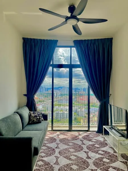 Living features: 3-seater fabric sofa in grey, floor-to-ceiling windows, blackout curtains, 5-blade ceiling fan, area rug with abstract pattern, TV console, wall-mounted TV, decorative throw pillows; style: modern; view: city.