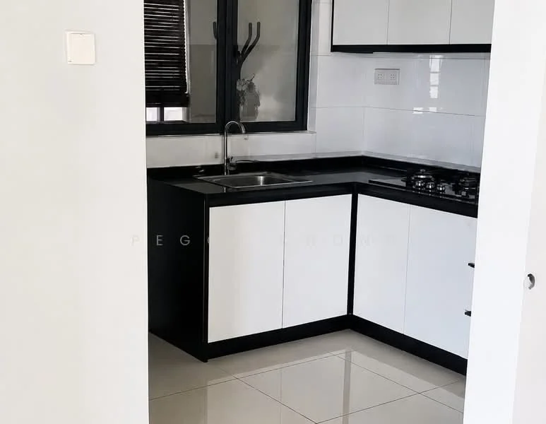 Kitchen features: black granite countertop, white shaker cabinets, stainless-steel single-bowl sink, chrome pull-down faucet, 4-burner gas hob, built-in oven, white tiled backsplash, ceramic tile flooring, window with black frame, recessed downlights; style: modern.