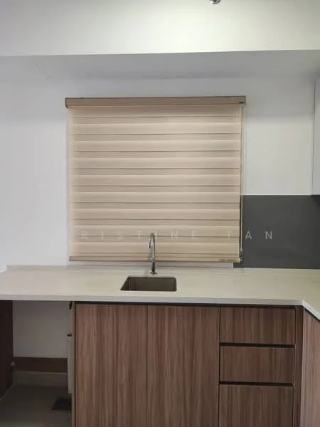 Kitchen features: single-bowl stainless-steel sink, chrome pull-down faucet, light-colored countertop, wood cabinetry with horizontal grain, three drawers, roller blinds, grey backsplash, white walls; style: modern.