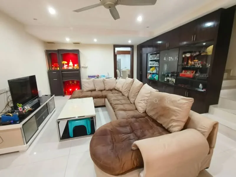 Living features: L-shape sectional sofa in beige, coffee table, wall-mounted TV, TV console, built-in cabinets, recessed downlights, ceiling fan, white painted walls, glossy tile flooring, decorative items on shelves, area rug; style: modern.