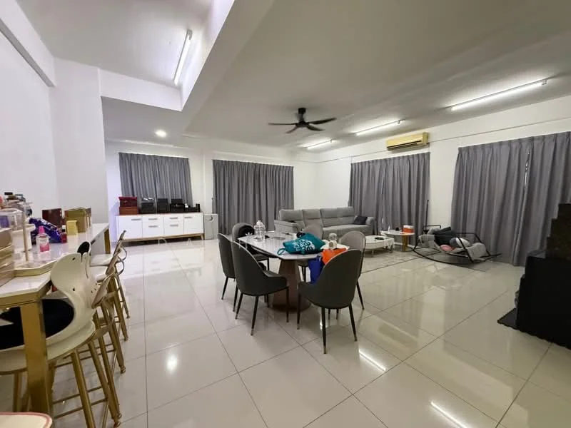 Living features: grey fabric sectional sofa, round dining table, upholstered dining chairs, bar stools, white cabinetry, floor-to-ceiling windows with grey curtains, ceiling fan, polished tile flooring, decorative items on the counter, area rug, wall-mounted air conditioning unit; style: modern.