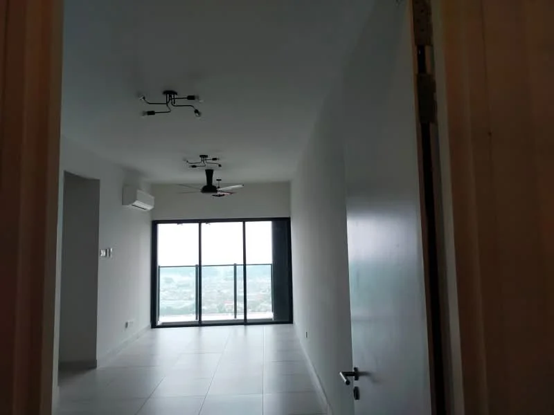 Living features: large floor-to-ceiling windows, sliding glass door, white painted walls, tile flooring, 2 ceiling fans, 1 wall-mounted split AC, recessed downlights, open layout, city view; style: modern; view: city.