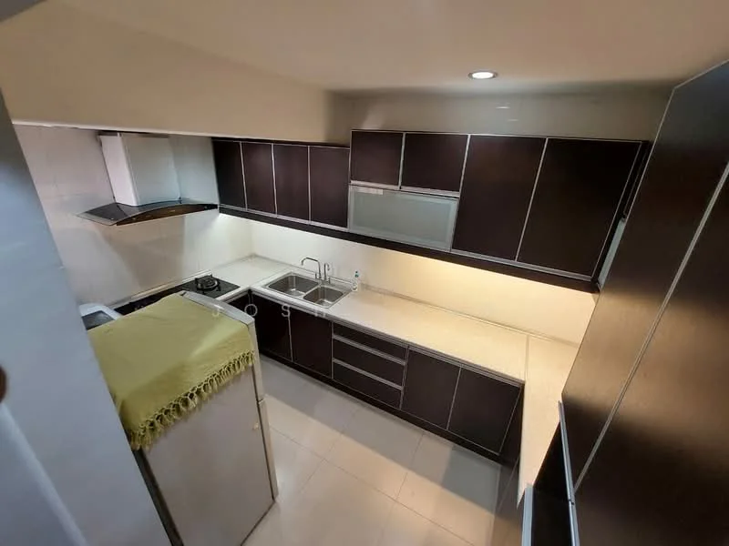 Kitchen features: dark wood cabinetry, white quartz countertop, single-bowl stainless-steel sink, chrome pull-down faucet, built-in oven, 4-burner gas hob, exhaust hood, tile backsplash, ceramic tile flooring, recessed downlights; style: modern.