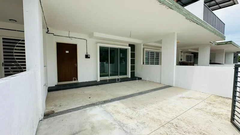 Exterior type: linked terrace house; features: white painted facade, concrete flooring, sliding glass door, front porch area, access to upper floor, surrounded by walls, minimal landscaping; style: modern.