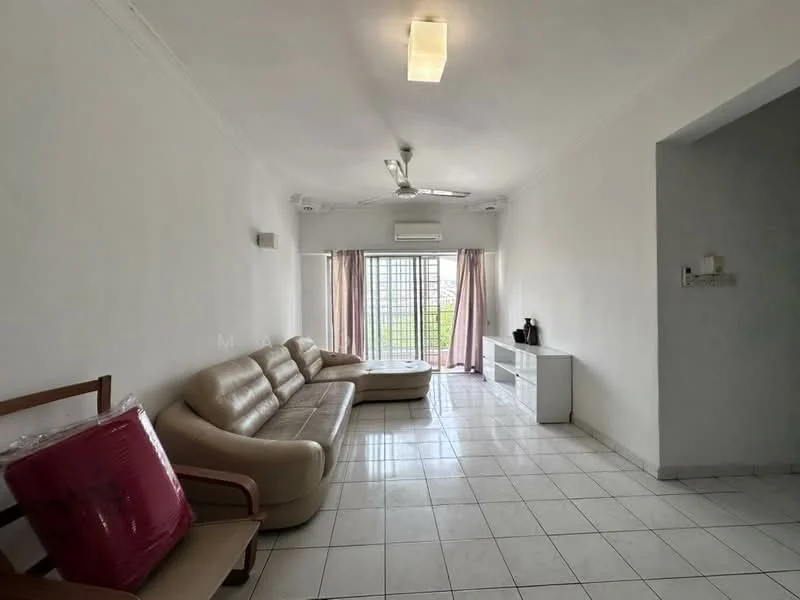 Living features: 3-seater leather sofa in beige, floor-to-ceiling windows, curtains, white painted walls, ceiling fan, recessed downlights, white tiled flooring, TV console, coffee table; style: modern; view: garden.