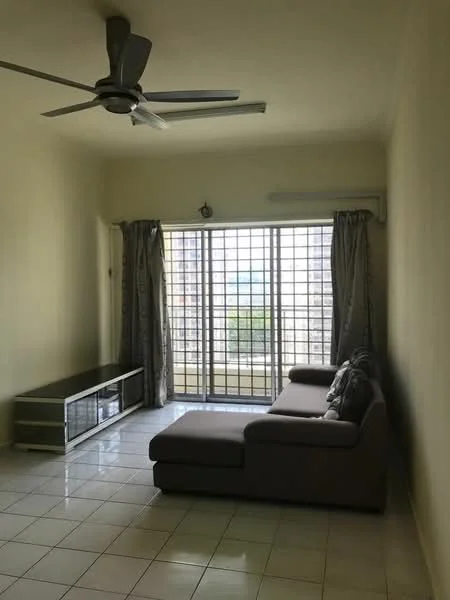 Living features: 3-seater fabric sofa in beige, ceiling fan, floor-to-ceiling windows, sliding glass door, sheer curtains, white painted walls, glossy ceramic tile flooring, TV console, decorative wall clock, air conditioning unit; style: modern; view: garden.