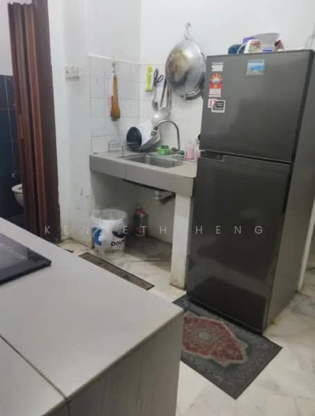 Kitchen features: single-bowl stainless-steel sink, chrome pull-down faucet, grey cabinetry, stainless-steel fridge, white tiled backsplash, marble countertop, floor tiles, kitchen rug; style: modern.