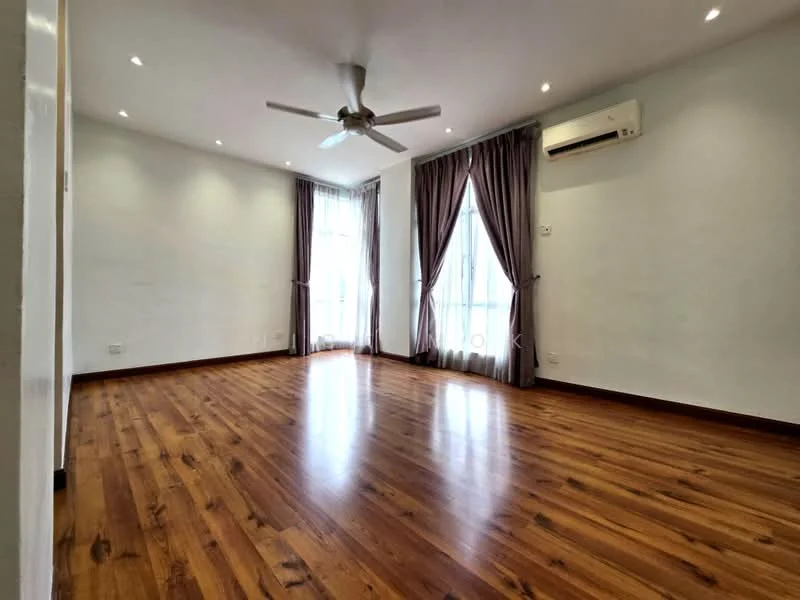 Living features: wooden flooring, white painted walls, 5-blade ceiling fan with light, floor-to-ceiling windows, sheer curtains, dark brown curtains, wall-mounted air conditioning unit, recessed downlights; style: modern.