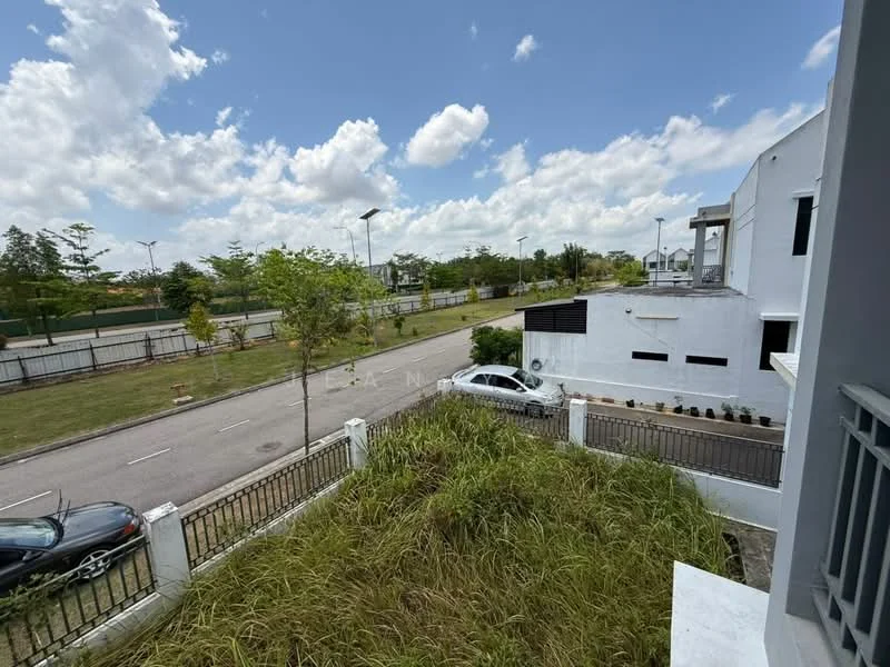 Exterior features: manicured lawn, paved walkway, street view, surrounded by greenery, residential street, visible parked cars; style: modern.