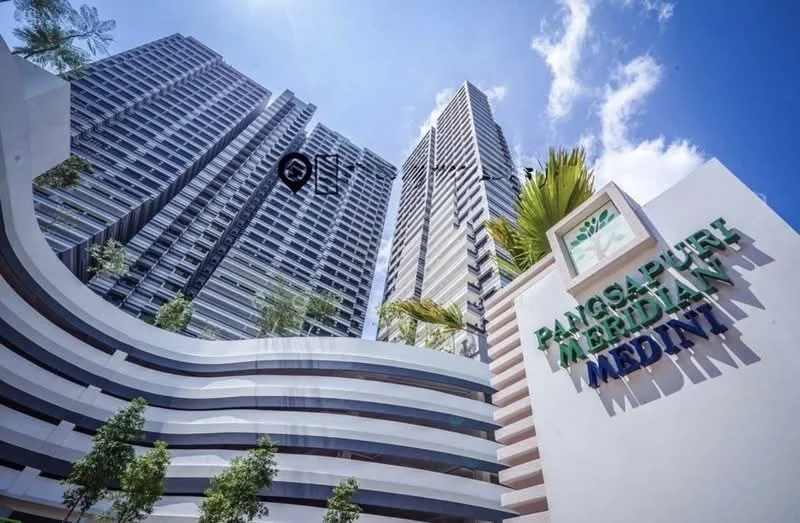 Exterior type: high-rise condominium; features: glass curtain wall, white painted facade, recessed balconies, vertical fins, landscaped entrance, palm trees, manicured greenery, modern architectural design; style: modern.