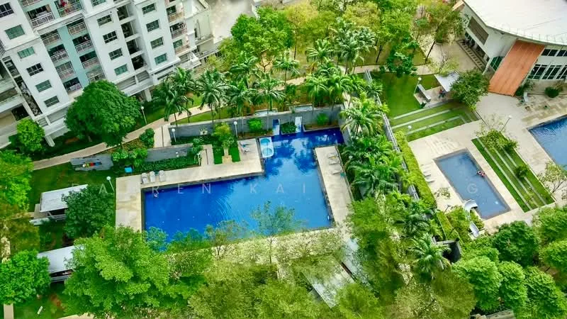 Exterior type: landscape garden; features: infinity pool, lap pool, pool deck with loungers, manicured lawn, mature trees, tropical landscaping, stone-paved walkway, outdoor dining pavilion; style: modern.