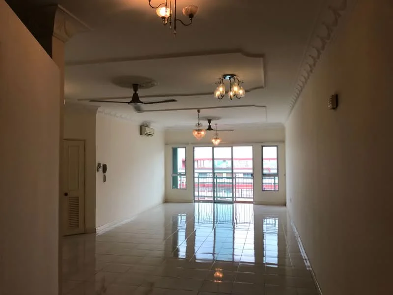 Living features: white painted walls, polished ceramic tile flooring, tray ceiling, 2 ceiling fans, 3 pendant lights, floor-to-ceiling windows, sliding glass door, balcony access, air conditioning unit, decorative crown moulding; style: modern; view: city.