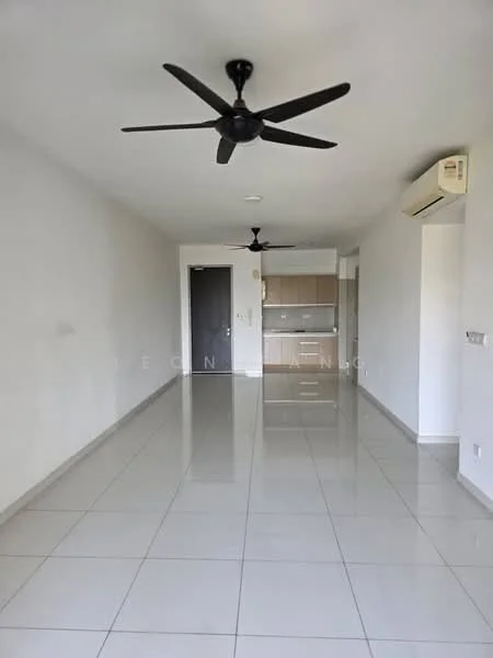 Living features: white painted walls, glossy ceramic tile flooring, 2 ceiling fans, air conditioning unit, open layout, kitchenette area, recessed lighting, large windows; style: modern.
