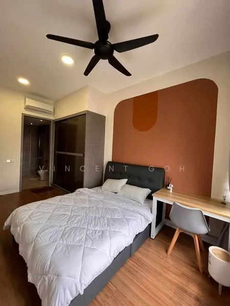 Bedroom features: king-size bed with grey upholstered headboard, white bedding, wooden flooring, ceiling fan with 3 blades, wall-mounted air conditioning unit, study desk with wooden top, white chair, built-in wardrobe with sliding doors, accent wall in terracotta color, recessed ceiling lights; style: modern.