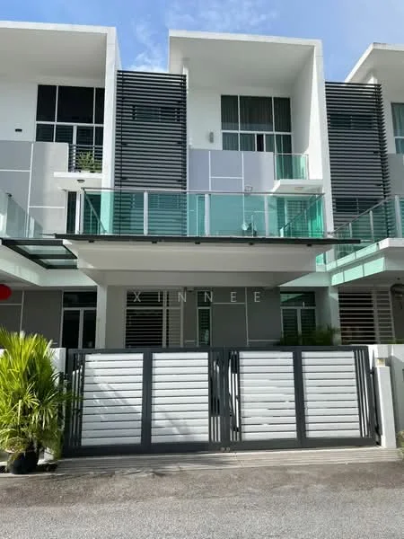 Exterior type: linked terrace house; features: modern facade with grey and white elements, glass balcony railings, horizontal louvre screens, manicured landscaping with plants, double-volume entrance, sliding glass doors, two-storey structure, gated entry with metal gate; style: modern.