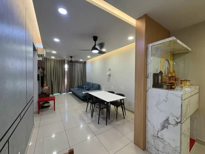 Living features: 3-seater fabric sofa in dark blue, white marble dining table with 4 chairs, wall-mounted TV, ceiling fan with light, recessed downlights, grey accent wall, white tiled flooring, curtains, decorative display cabinet with glass doors, decorative items on cabinet; style: modern.