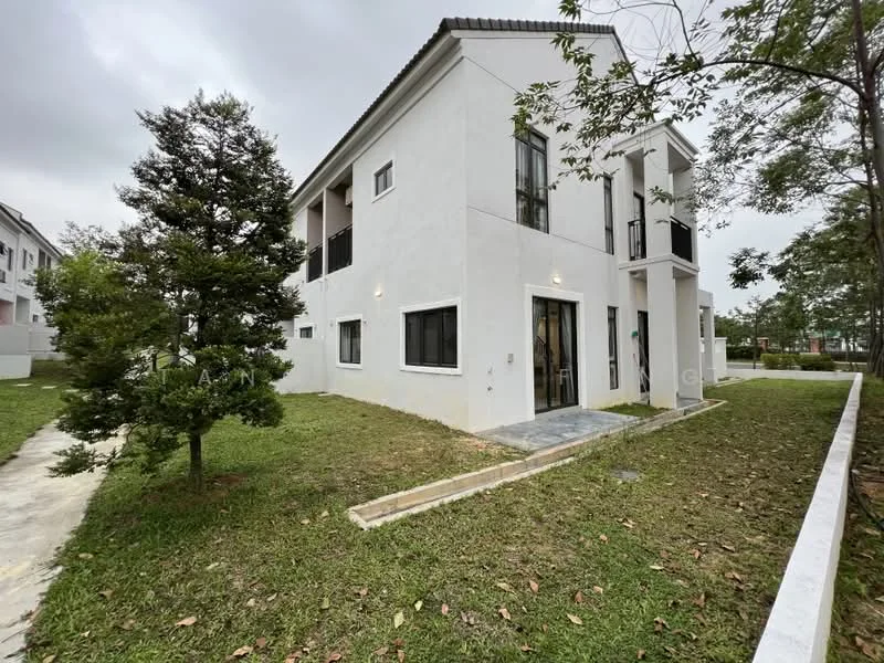 Exterior type: detached bungalow; features: white painted facade, flat roof, two-storey building, manicured lawn, mature trees, stone-paved walkway, balconies on upper floor, large windows, outdoor lighting, surrounded by greenery; style: modern.