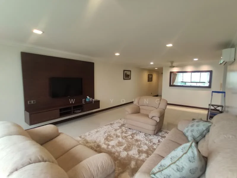 Living features: beige fabric sofa, 2-seater beige armchair, area rug with neutral tones, wall-mounted TV, wooden TV console, recessed LED downlights, ceiling fan, cream painted walls, light-colored flooring, large window with view, decorative wall art; style: modern.