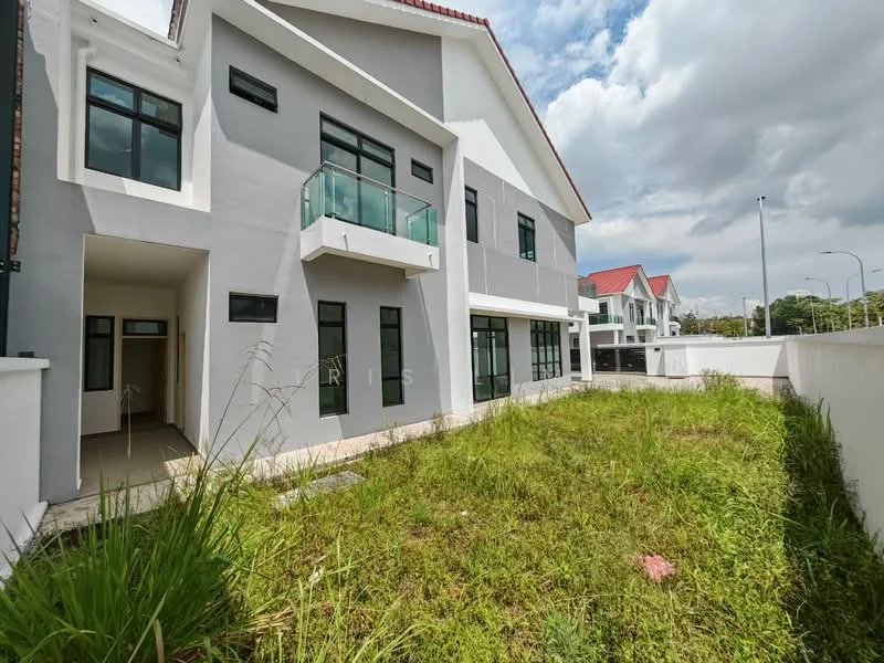Exterior type: semi-detached house; features: grey painted facade, white painted facade, gabled roof, balcony with glass railing, manicured lawn, surrounded by greenery, two-storey structure, driveway, parking space, adjacent to residential area; style: modern.