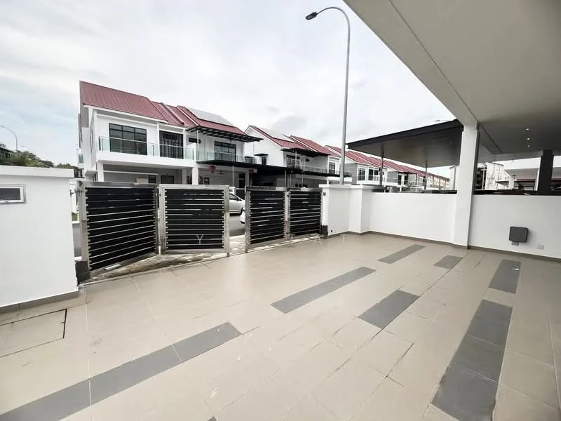 Exterior type: linked terrace house; features: white painted facade, red pitched tile roof, black metal gate, paved walkway, manicured lawn, surrounded by residential buildings, outdoor area with tiled flooring; style: modern.