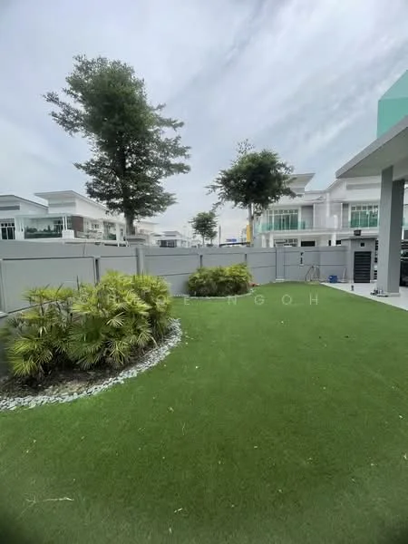 Exterior type: linked terrace house; features: manicured lawn, mature trees, stone-paved walkway, fenced perimeter, modern facade, multiple storeys, landscaped garden; style: modern.