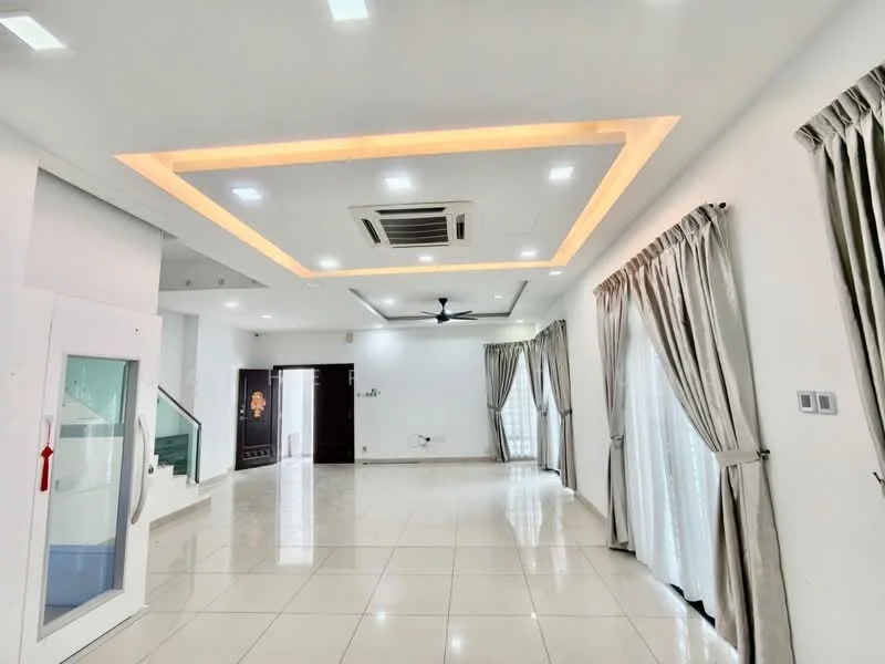 Living features: white painted walls, polished ceramic tile flooring, tray ceiling with recessed lighting, 5-blade ceiling fan with light, floor-to-ceiling windows with sheer curtains, sliding glass door, decorative wall panel, air conditioning unit, wall-mounted light switches; style: modern.