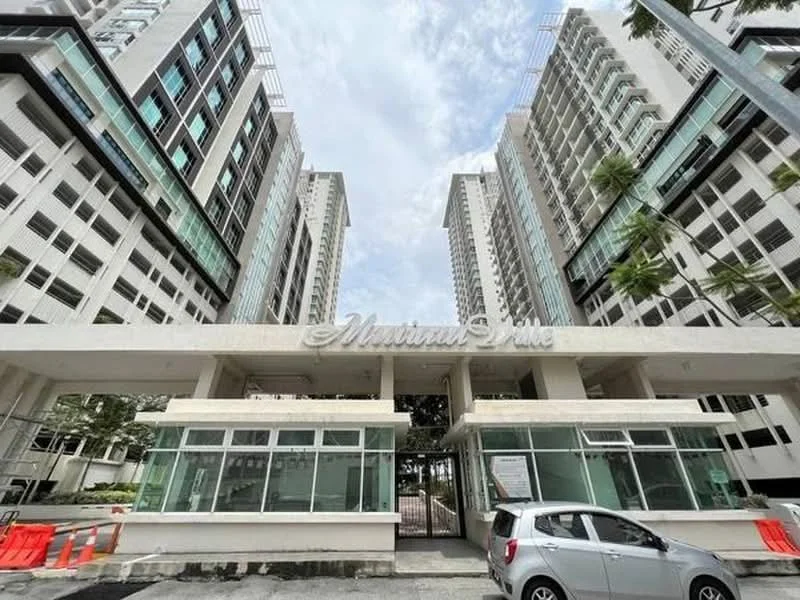 Exterior type: high-rise condominium; features: glass curtain wall, white painted facade, double-volume main lobby, surrounded by palm trees, gated entry, security guard house at entrance, driveway with interlocking pavers; style: modern.