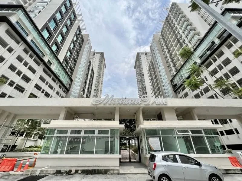 Exterior type: high-rise condominium; features: glass curtain wall, white painted facade, recessed balconies, double-volume main lobby, guard house at entrance, palm trees, surrounded by mature greenery; style: modern.