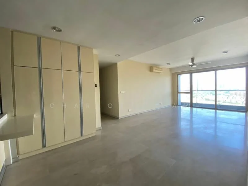 Living features: light beige walls, cream tiled flooring, floor-to-ceiling windows, sliding glass door, 5-blade ceiling fan with light, built-in cabinetry, air conditioning unit, open layout; style: modern; view: city.