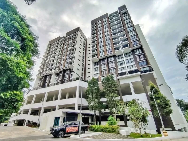 Exterior type: high-rise condominium; features: glass curtain wall, white painted facade, projecting balconies, multiple storeys, landscaped garden area, open-air parking lot, surrounded by mature greenery; style: modern.