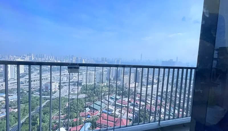Room view: city.