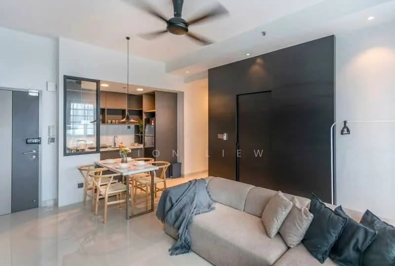 Living features: 3-seater fabric sofa in light grey, throw blanket on sofa, decorative cushions in dark grey, ceiling fan, wall-mounted TV, dining table with 4 chairs, open kitchen layout, recessed lighting, light-colored tiled flooring, dark accent wall, kitchen island, glass partition between kitchen and living area; style: modern.