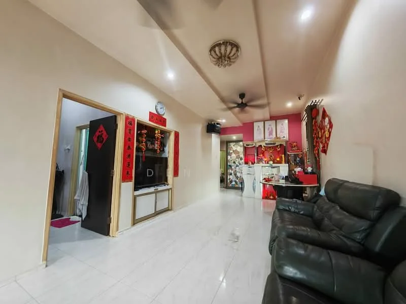 Living features: white painted walls, glossy white tile flooring, 5-blade ceiling fan, sofa in dark green leather, wall-mounted clock, decorative wall with red accents, LED lighting, open layout to adjacent rooms; style: modern. Room features: doorway leading to another room, decorative elements in red, wall-mounted TV, shelves with decorative items.
