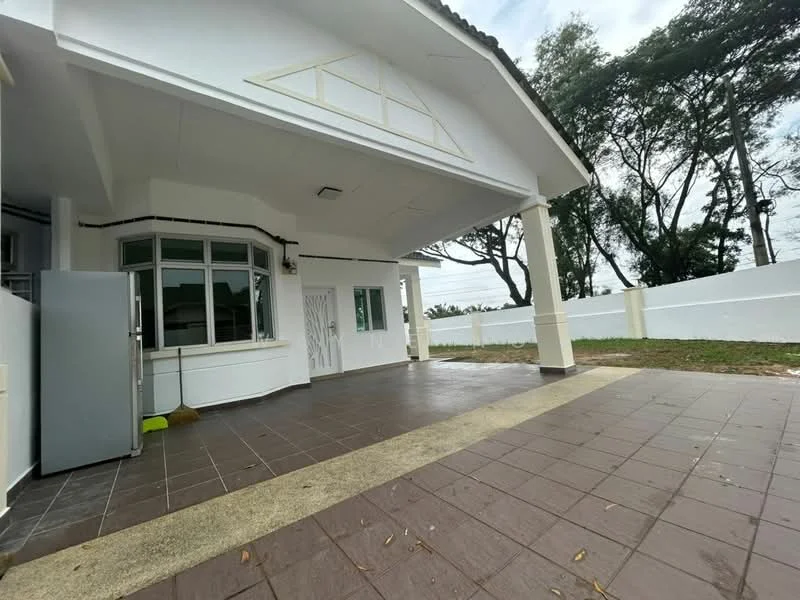 Exterior type: detached bungalow; features: white painted facade, flat roof, large windows, tiled flooring, manicured lawn, surrounded by trees, paved driveway, covered porch area; style: modern.